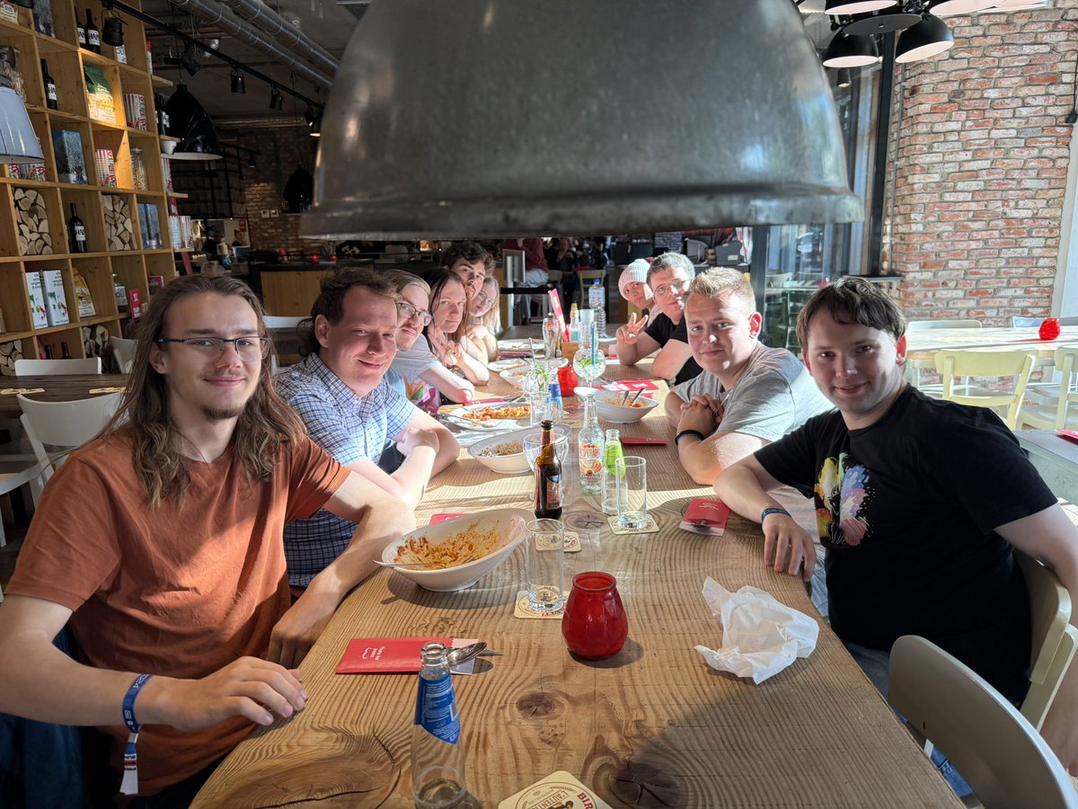 Snowleopard tweet media