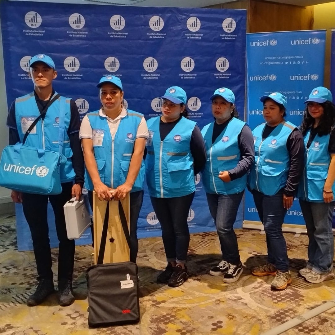 unicefguatemala's tweet image. 📊 ¡La #ENDESA ya está en marcha!

Con apoyo de UNICEF, el @INE_Guatemala recorrerá 15,000 hogares para conocer la realidad de lasniñas, niños y adolescentes en salud, nutrición, educación, protección y más.

🧒🏽👧🏾 ¡La niñez cuenta! #ParaCadaInfancia #DatosQueTransforman