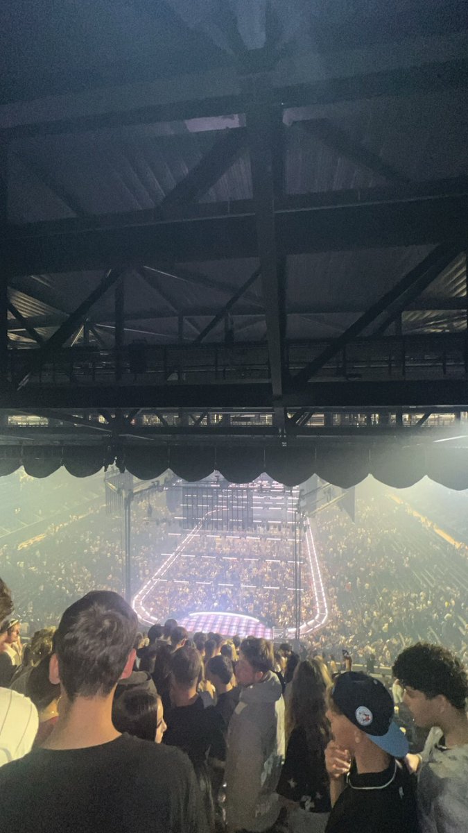 oud6i's tweet photo. Drake gave us a night to remember😮‍💨
#Manchester #Drake #DrakeManchester https://t.co/WLp5KXcKFK