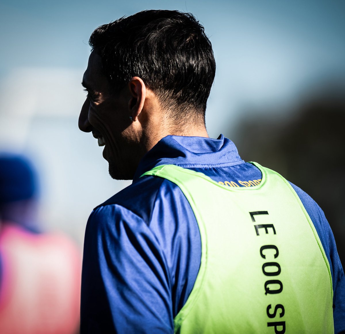 👋🏼💙💛 Angelito