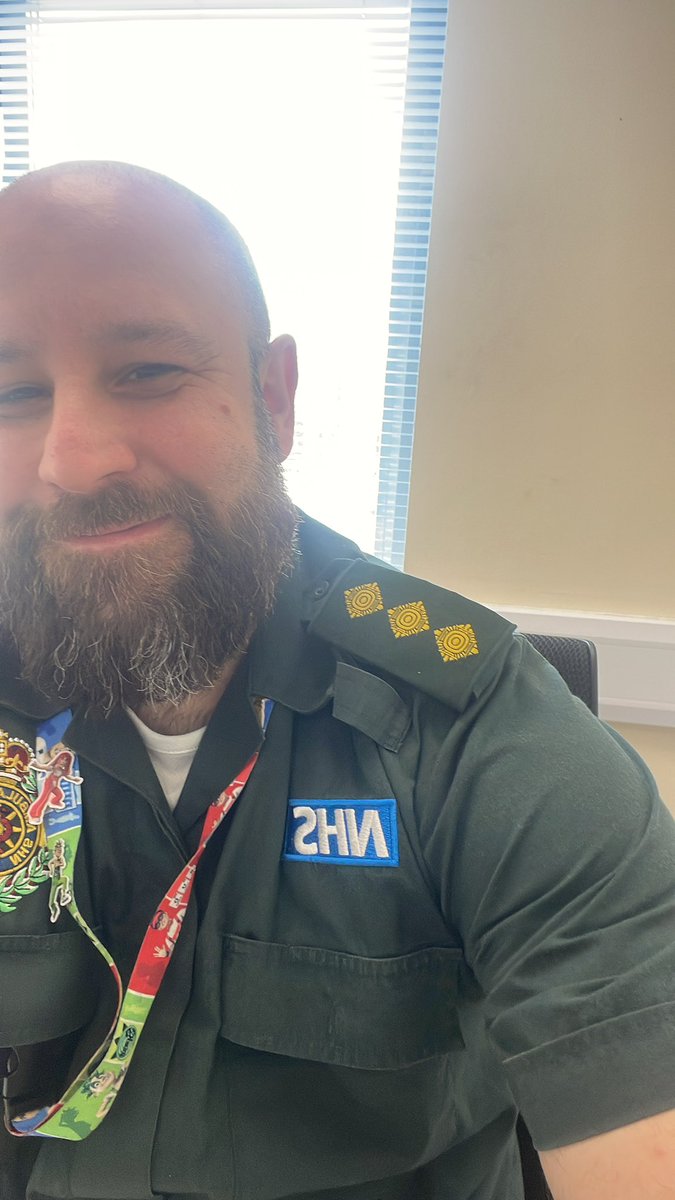 😱😱😱😱 agreed to a thing. When two pips become three pips. Looking forward to a few weeks supporting/learning/developing in an operational commander role whilst my boss moves to a tactical commander role <a href="/SCAS999/">South Central Ambulance Service</a> 🚑