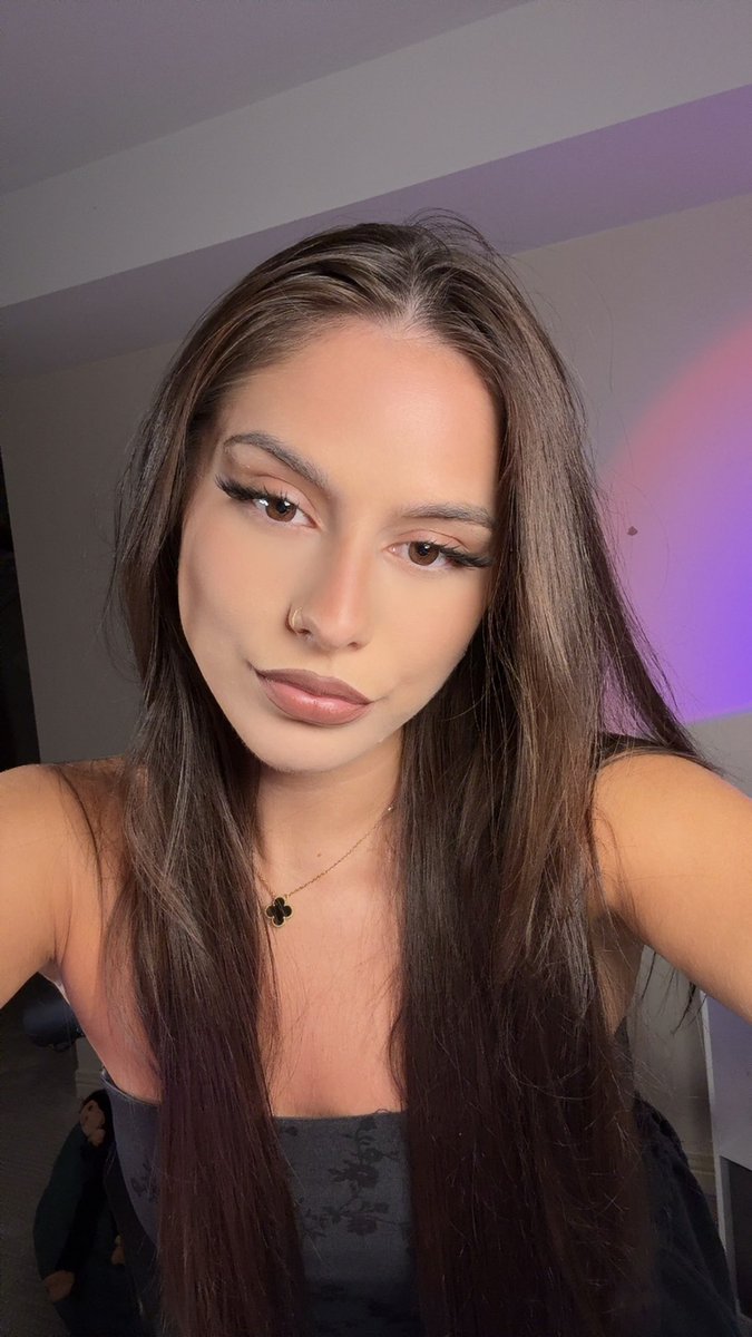 Hey you should come hangout

Twitch.tv/stiner