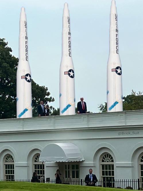 MEME DUMP THREAD...
Post your favorite rooftop Trump memes here...