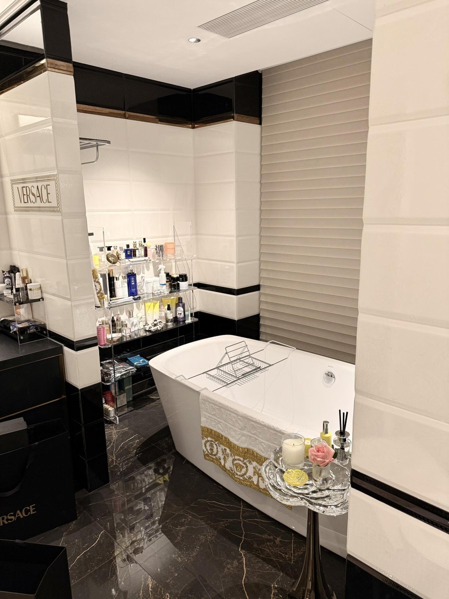 nxwmbbba's tweet image. 생활의 정교함은 세면대에서 시작됩니다.
향기, 빛, 그리고 모든 디테일이 절제와 품격을 말해줍니다.
#정제된생활 #하이엔드인테리어 #욕실미학 🛁🕯️