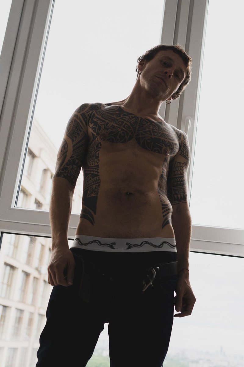 tengubonodo's tweet photo. hi there… #nudity #malebody https://t.co/8Uef4b9cGO