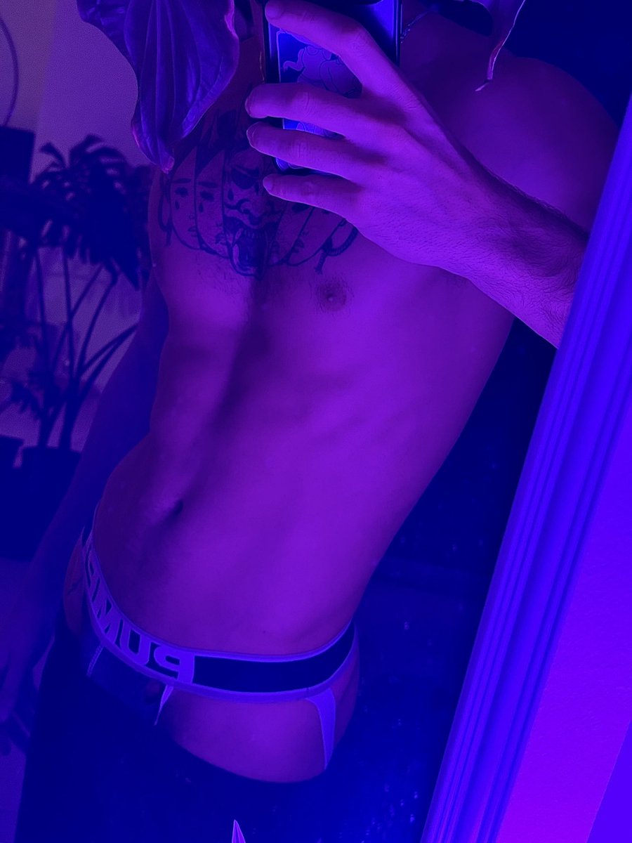 SanValentin___'s tweet photo. Lo rico y cómodo que se entrena así 💦
Encima quedó full transpirado https://t.co/2UR5zEFbJa