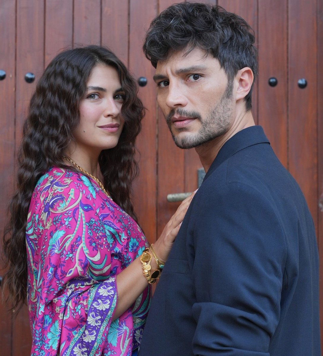 Kuromi_818's tweet image. ما بلاها مثلثات الحب و الكاتبة تركز على الكوبل دا هي لو مش شايفة الكميستري بينهم هتبقى مشكلة كبيرة طالعين بيرفكت سوا اكتر مما تخيلت
#YılSer #HalefKöklerinÇağrısı #Halef