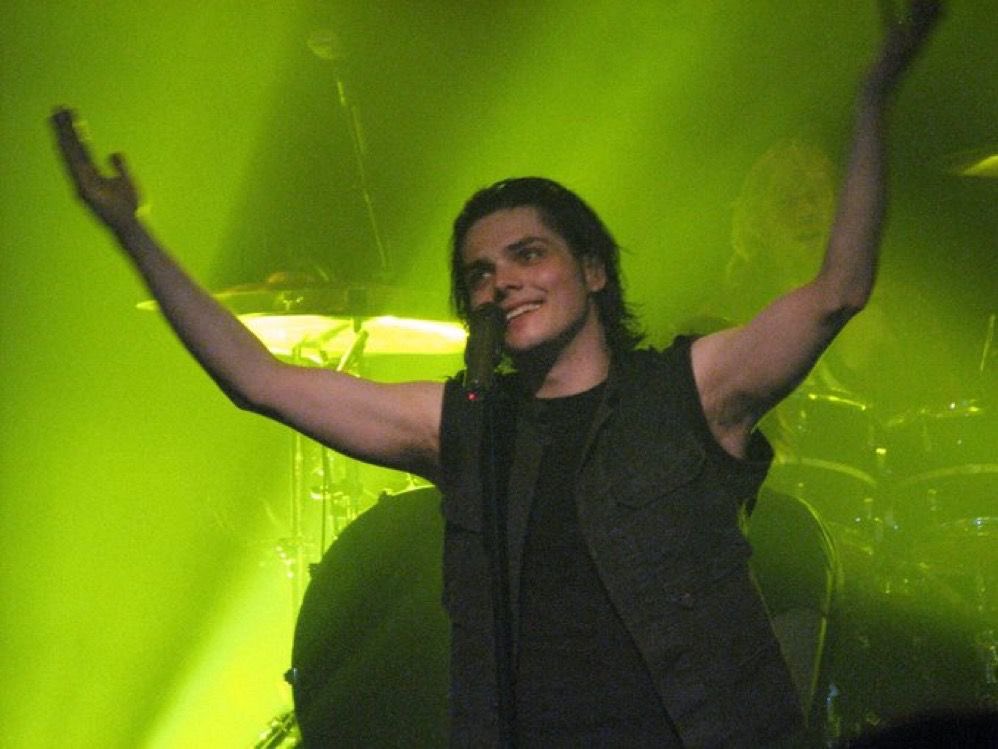 My Chemical Romance at The Rialto Theatre in Tucson, Arizona 3/29/2008 #gerardway #mychemicalromance #mcr #raytoro #frankiero #mikeyway