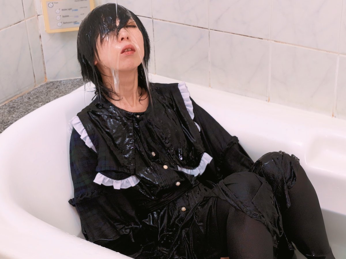 はじめ (@morefromhajime) on Twitter photo ローションをかける前とかけられている最中の画像です。
いわゆるビフォーアフターポストをまだメッシーアカウントではやっていない事に気づきました。
撮影:鳴瀬さま<a href="/nuresuki/">鳴瀬(nuresuki)</a>
#ウェット #wetlook #濡れフェチ #着衣濡れ ローションをかける前とかけられている最中の画像です。
いわゆるビフォーアフターポストをまだメッシーアカウントではやっていない事に気づきました。
撮影:鳴瀬さま<a href="/nuresuki/">鳴瀬(nuresuki)</a>
#ウェット #wetlook #濡れフェチ #着衣濡れ