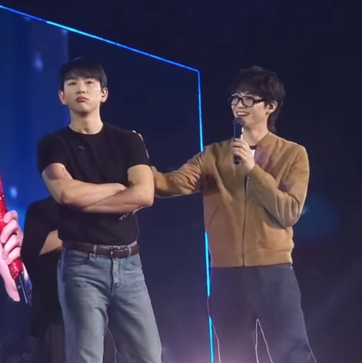 NcPa0IJy8iLKEMZ's tweet image. ภาพชินตามากๆ
🌴🍑🤍

#JJP #JJProject #ปมนยอง 
#JAYB #JINYOUNG #GOT7