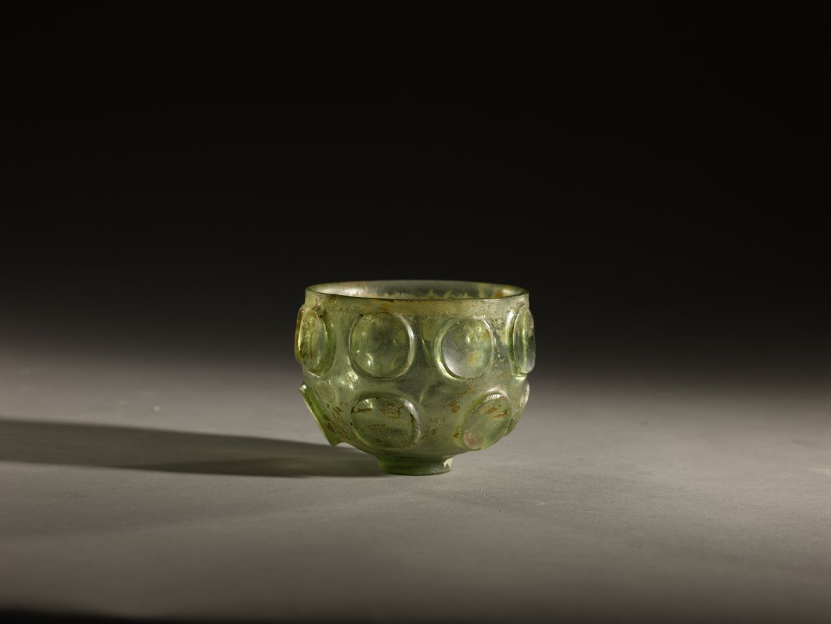 ShanghaiMuseum's tweet image. Crafted during the Northern Zhou Dynasty (569), this  glass bowl showcases remarkable artistry with advanced glassblowing technique. Its intricate carvings on the bowl’s body highlight the craftsmanship of the era.

#NowOnView at #TheSpiralingGlory
©The Guyuan Museum of Ningxia