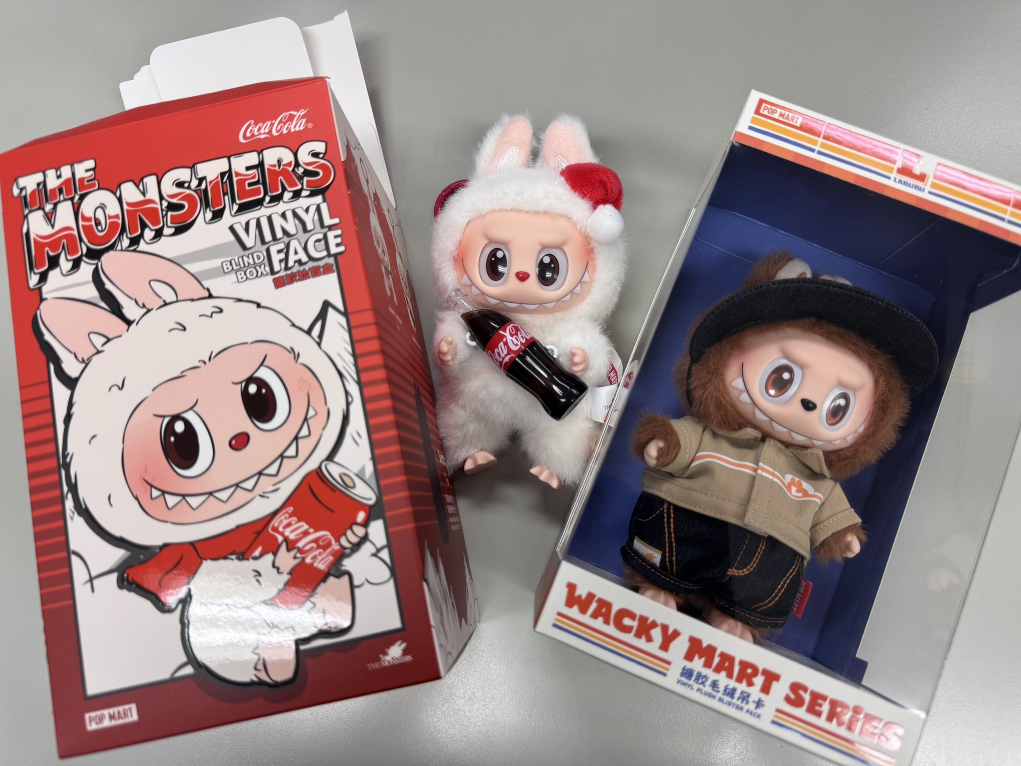 店員ラブブ店舗限定 POP MART THE MONSTERS ラブブ 店員 東京ソラマチ ソラマチのPOP