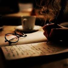 ما أكتبه ليس دائمًا مرآةً لروحي، أحيانًا أكون مجرّد قلمٍ يمرّر ما عجز غيري عن قوله.. لا تبحثوا عني في كل سطر، فبعض الكلمات مأوى لأرواح لا أعرفها، وبعض الأحاسيس عبورٌ مؤقت في طرقات لا تخصني .