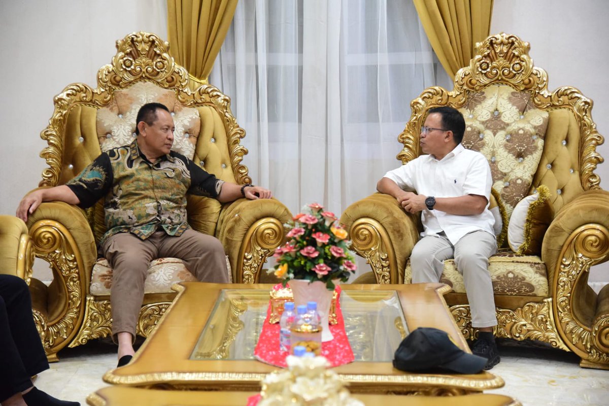 Kabar Gembira! Harga Beli Jagung Petani oleh Bulog Naik

Pemerintah pusat melakukan perubahan harga beli jagung dengan kadar air 14 persen kini menjadi Rp6400 dan kadar air 18-20 persen menjadi Rp5500.

berita.gorontaloprov.go.id/2025/08/06/kab…

#gorontalomajudansejahtera