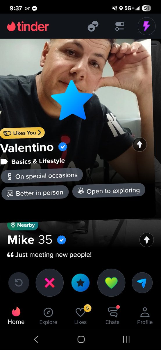 Shaunaaaah's tweet photo. Hey @Tinder this is why I keep not bothering with your app: I'm a LESBIAN what are men doing there? Why did he see me to get to like me? Ew no. https://t.co/RopApPhWzx