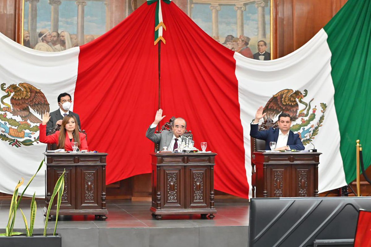 Se someterán a votación del Pleno legislativo los dictámenes sobre iniciativas propuestas por la gobernadora Delfina Gómez, que buscan la desincorporación de tres predios del patrimonio estatal, ubicados en Ecatepec, Ixtapaluca y Atlacomulco
Dale click 📲asisucede.com.mx/congreso-convo…