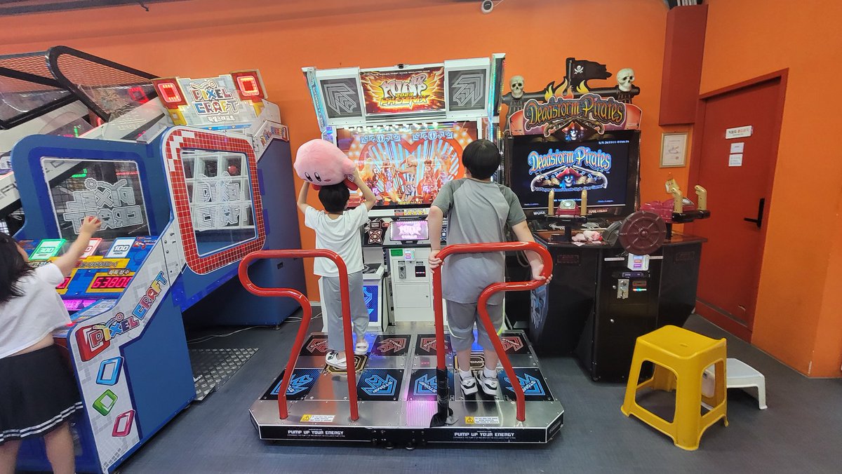 #펌프 하는 아이들
#오락실
인형뽑기는 어려워~~