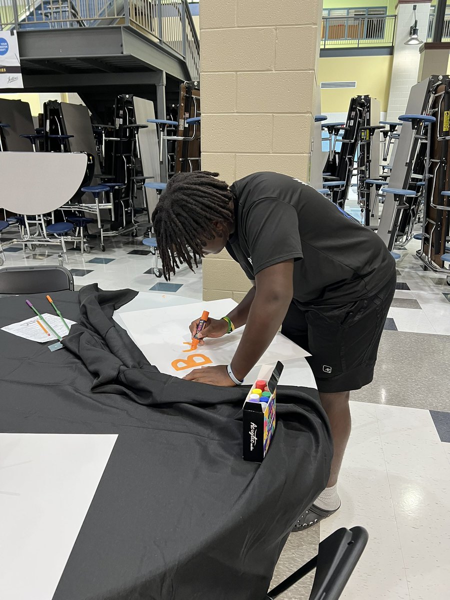 Danielle Gish tweet media