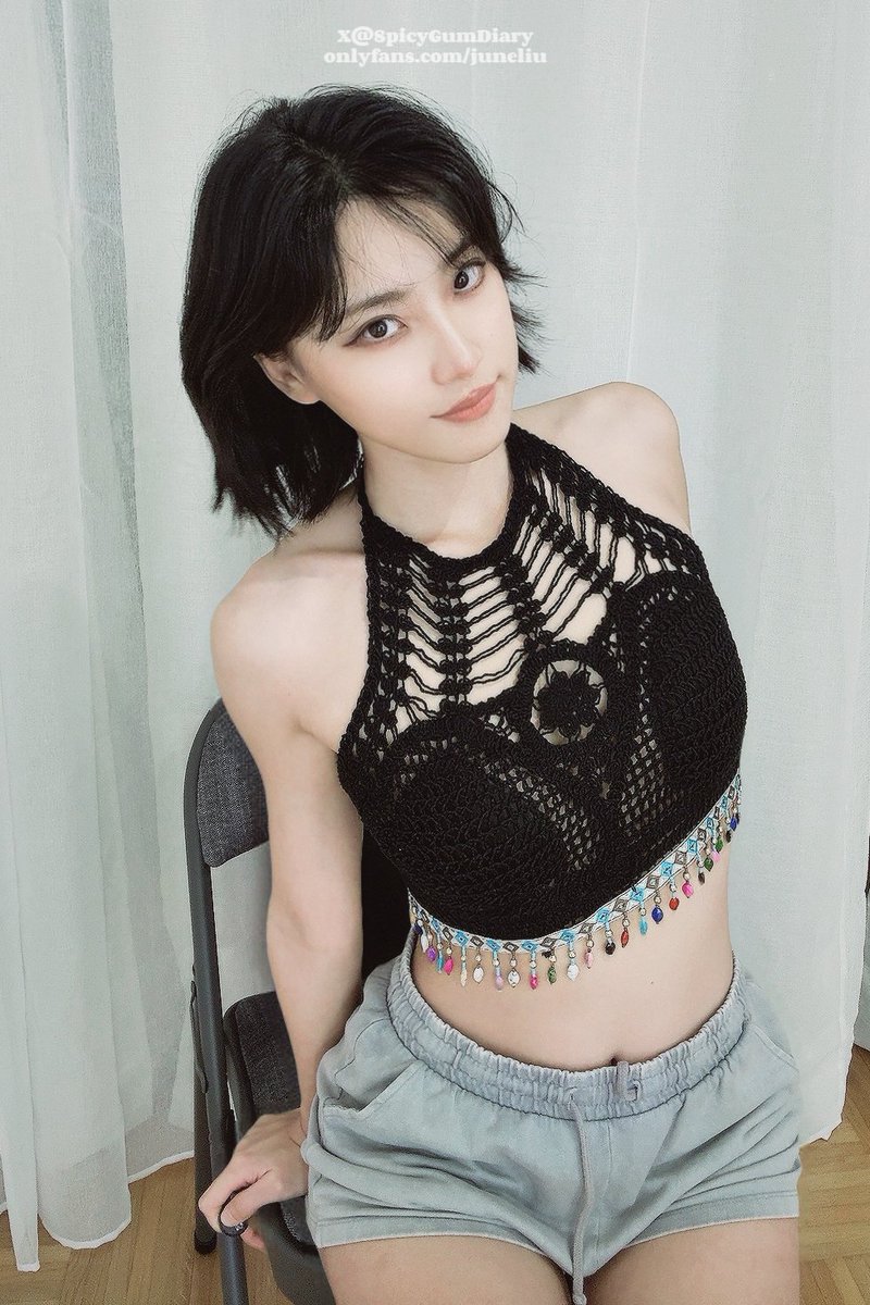 福利姬SpicyGum✨分享的黄推图片1 - 网红私拍内容