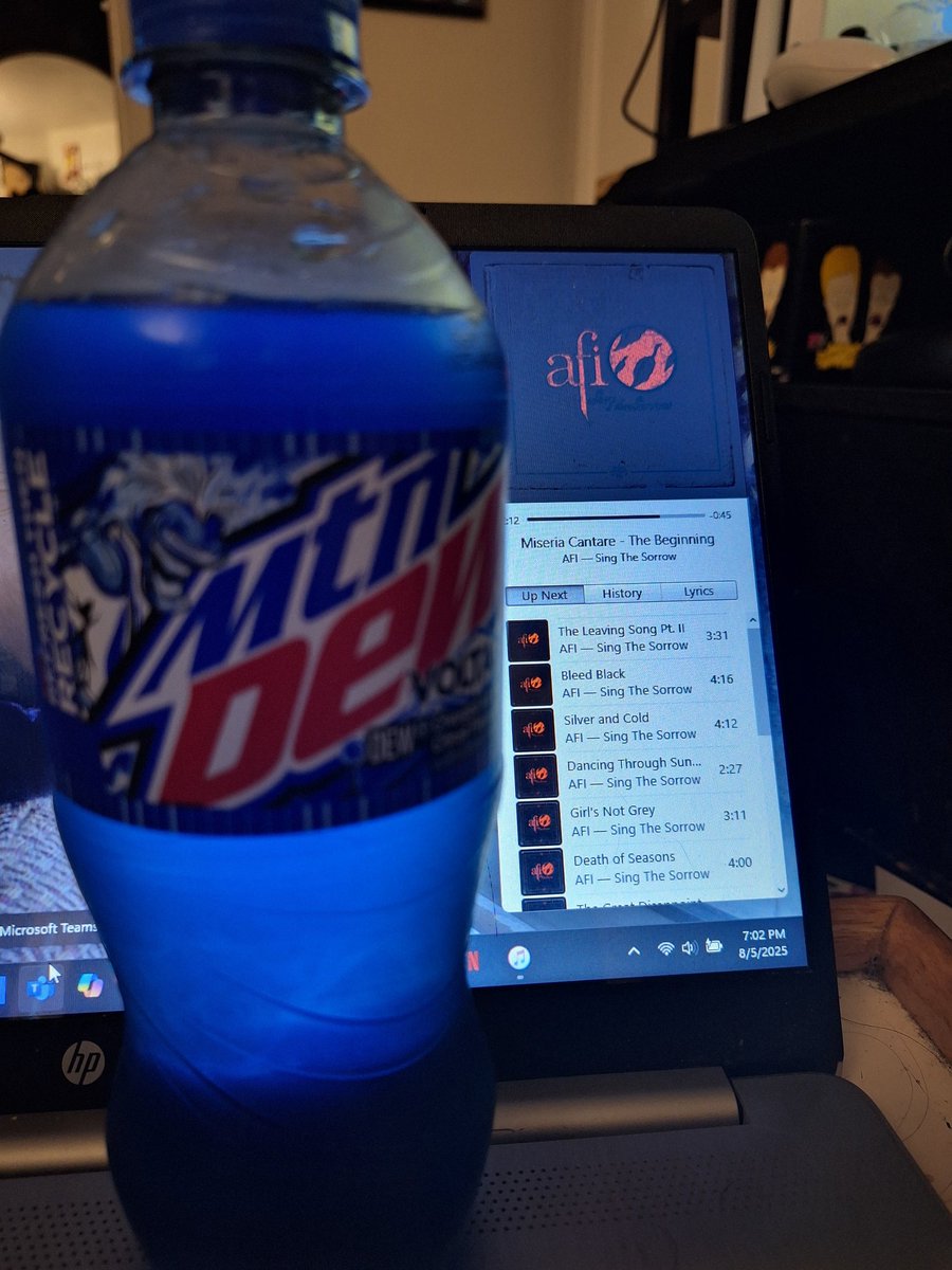 mountain dew, afi, and warheads to drown my sorrows. 👏