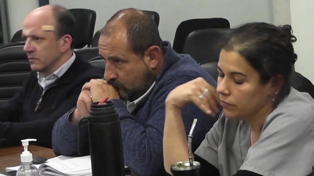 Frente Amplio cuestionó el proyecto de retiro incentivado y pidió mayor análisis previo diariocambios.com/frente-amplio-…