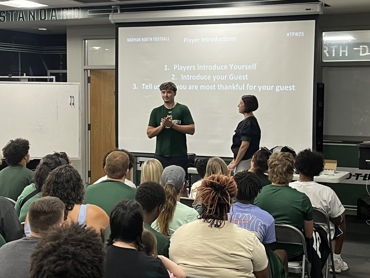 Thank you to all the Football Moms for coming out to our 6th annual mom's huddle. What a beautiful night!