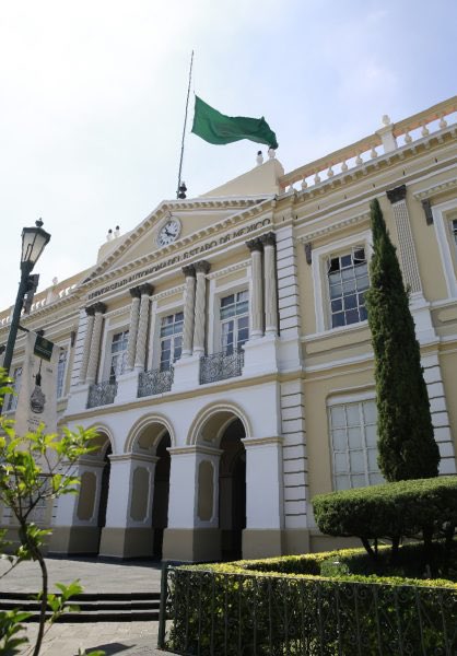 En lo que corresponde al nivel superior, se reanudaron actividades presenciales en siete facultades ubicadas en la ciudad de Toluca
Dale click 📲 asisucede.com.mx/vuelve-la-acti…