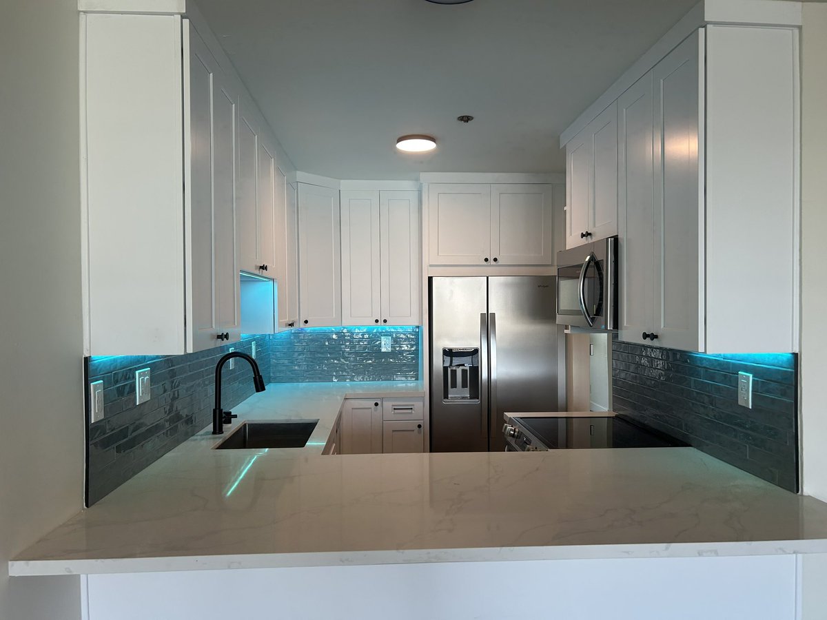 Another apartment reno completed! 

We maintained the original schedule and budget despite running into unique sub floor conditions and owner-directed scope additions. 

West End Construction Corp. 🦺 💪🏼