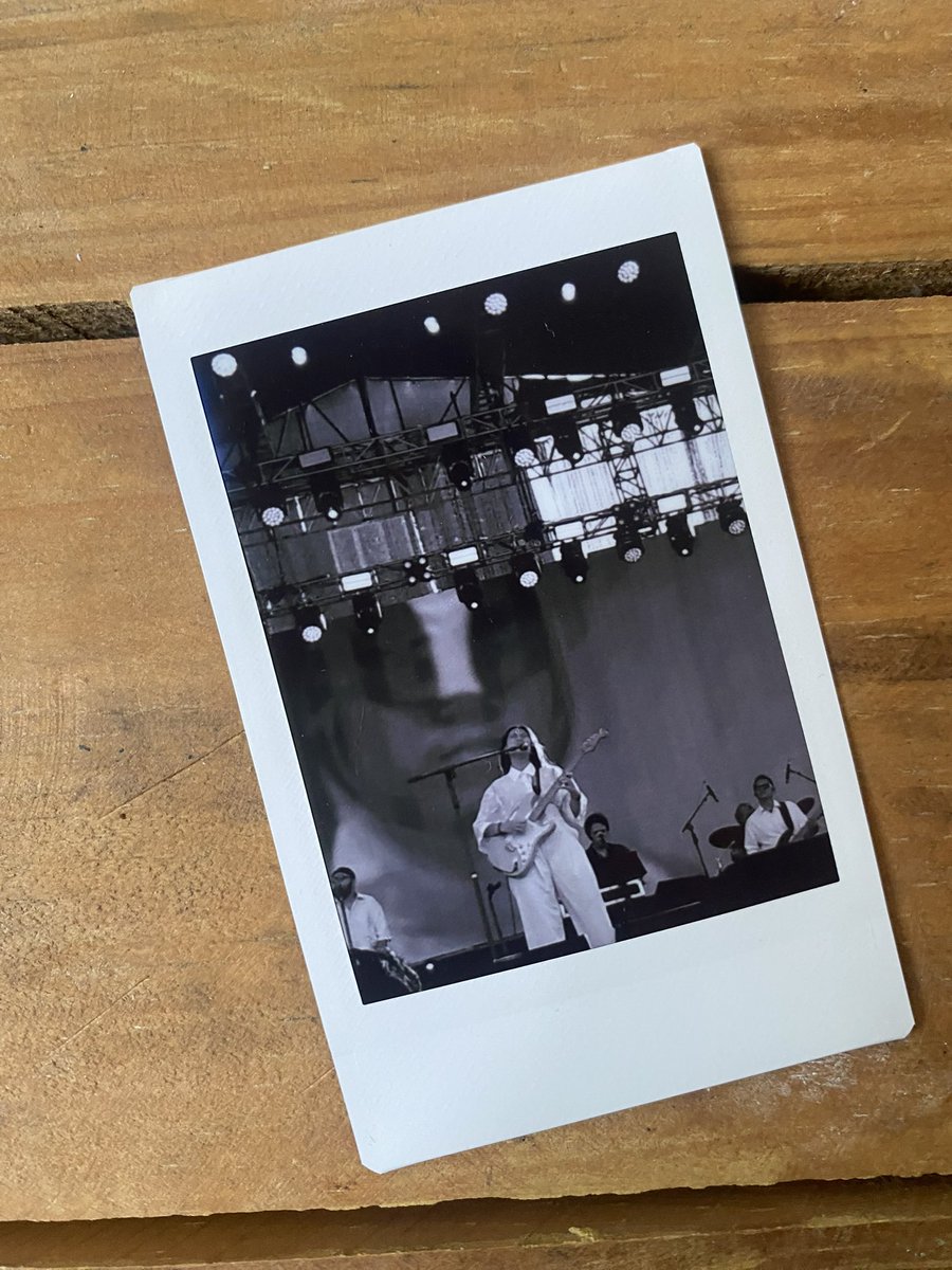goddayfrizz's tweet photo. yuk guys yg mau cetakk polaroid asli fujifilm yaaa https://t.co/rKg0v6Yz9R