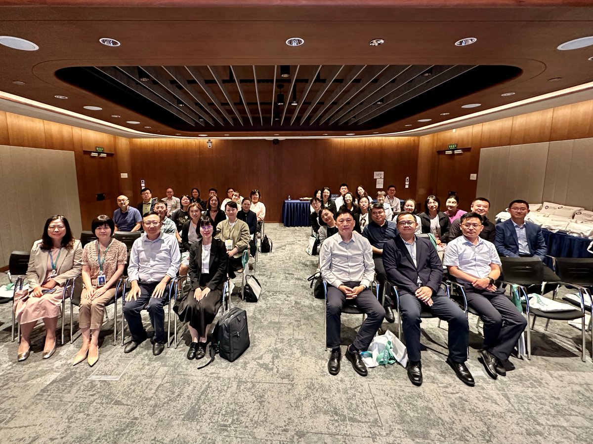 CTSCB_HK's tweet photo. Last Friday, @CTSCB_HK welcomed the National Health Commission Leadership Course to showcase our translational stem cell innovations, including patented EPSC tech, anti-aging & antiviral platforms, and toxicity testing. Excited to strengthen HK-Mainland ties! 🤝
#CTSCB #EPSC https://t.co/1CIouTZ77u