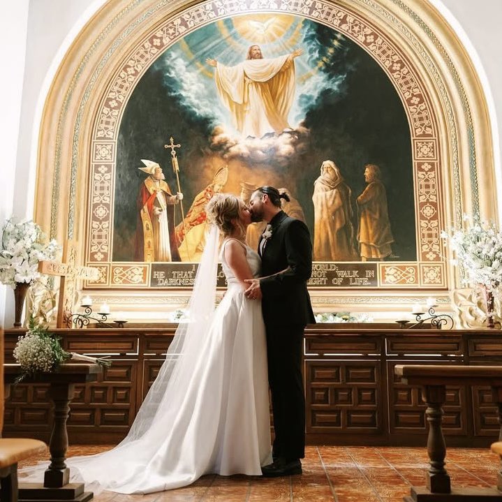 Disney Channel star Chelsea Kane announces she’s married. 💍