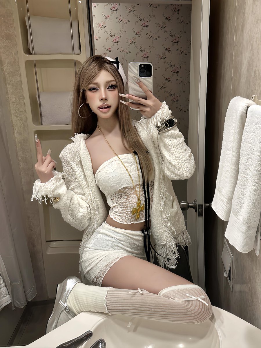 死妈宝宝中指看够了？早泄了就滚🖤记得给野爹报销开房费🖤上贡绿帽狗只配看着妖妈中指流精~把你全家贡出来给你野妈享乐🖤🤭