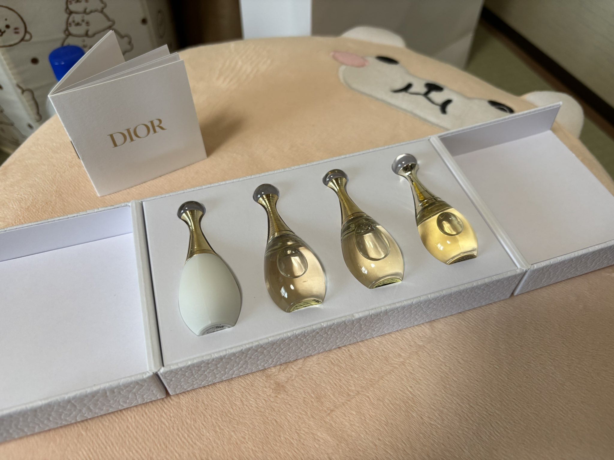Dior バースデーギフト2回分とブレスレット2点セット Dior バースデーギフト2回分とブレスレット2点セット