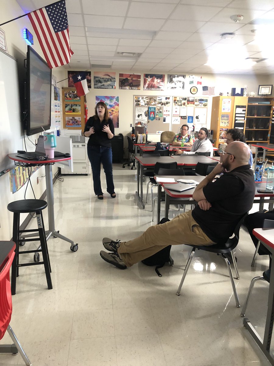 HeyMsThomas1913's tweet image. Our teacher leaders truly stepped up today, leading our breakout sessions with confidence and purpose!  They did an amazing job facilitating meaningful discussions &amp;amp; modeling what collaborative, innovative learning looks like. #TeacherLeadership #InnovativeLearning  @PanthersHHS