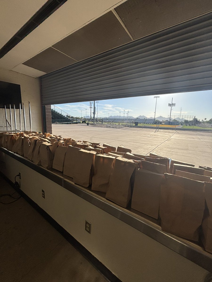Horizon Football (@hzfbfamily) on Twitter photo Another great morning of football in the books, followed up with a delicious breakfast from Bagels and Bialys! Huge thanks for fueling our team after a strong practice! <a href="/CoachDitmore/">Tyson Ditmore</a> <a href="/PVUSDATHLETICS/">PVUSD Athletics</a> Another great morning of football in the books, followed up with a delicious breakfast from Bagels and Bialys! Huge thanks for fueling our team after a strong practice! <a href="/CoachDitmore/">Tyson Ditmore</a> <a href="/PVUSDATHLETICS/">PVUSD Athletics</a>