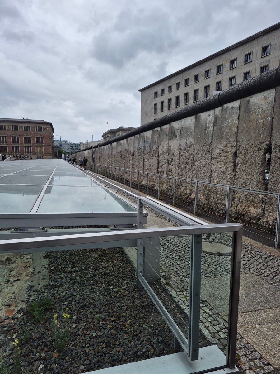 Teddy Moore III tweet media