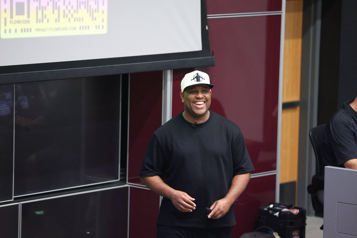 Texas A&M Football (@aggiefootball) on Twitter photo Study. Learn. Create your own standard.
Thank you <a href="/Ericthomasbtc/">Eric Thomas</a> for spending some time with us tonight. Study. Learn. Create your own standard.
Thank you <a href="/Ericthomasbtc/">Eric Thomas</a> for spending some time with us tonight.