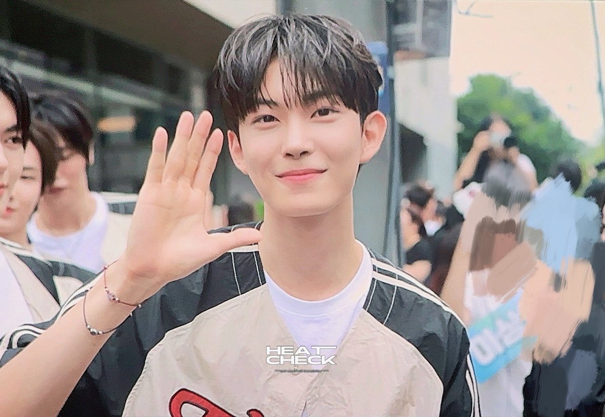 ゴヌくん髪の毛切ったら爽やかさがより増した気がする♫今日も