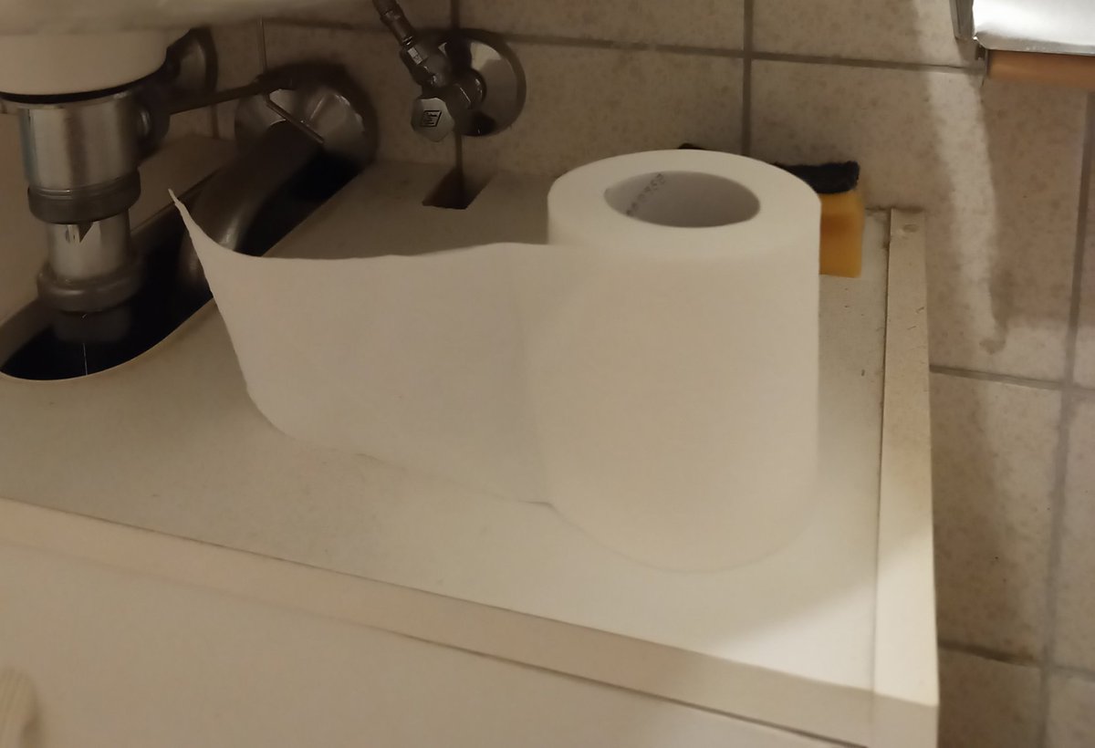 👍Hier haben Sie einen Beweis:
"mein Badezimmer hat kein
Fenster, der Wind kann das
nicht gewesen sein!
Eine Seele hat das Toilettenpapier so positioniert!
Vorher war das Toilettenpapier 
zusammengerollt!
Es liegt an Ihnen ob Sie mir das glauben!"🤔