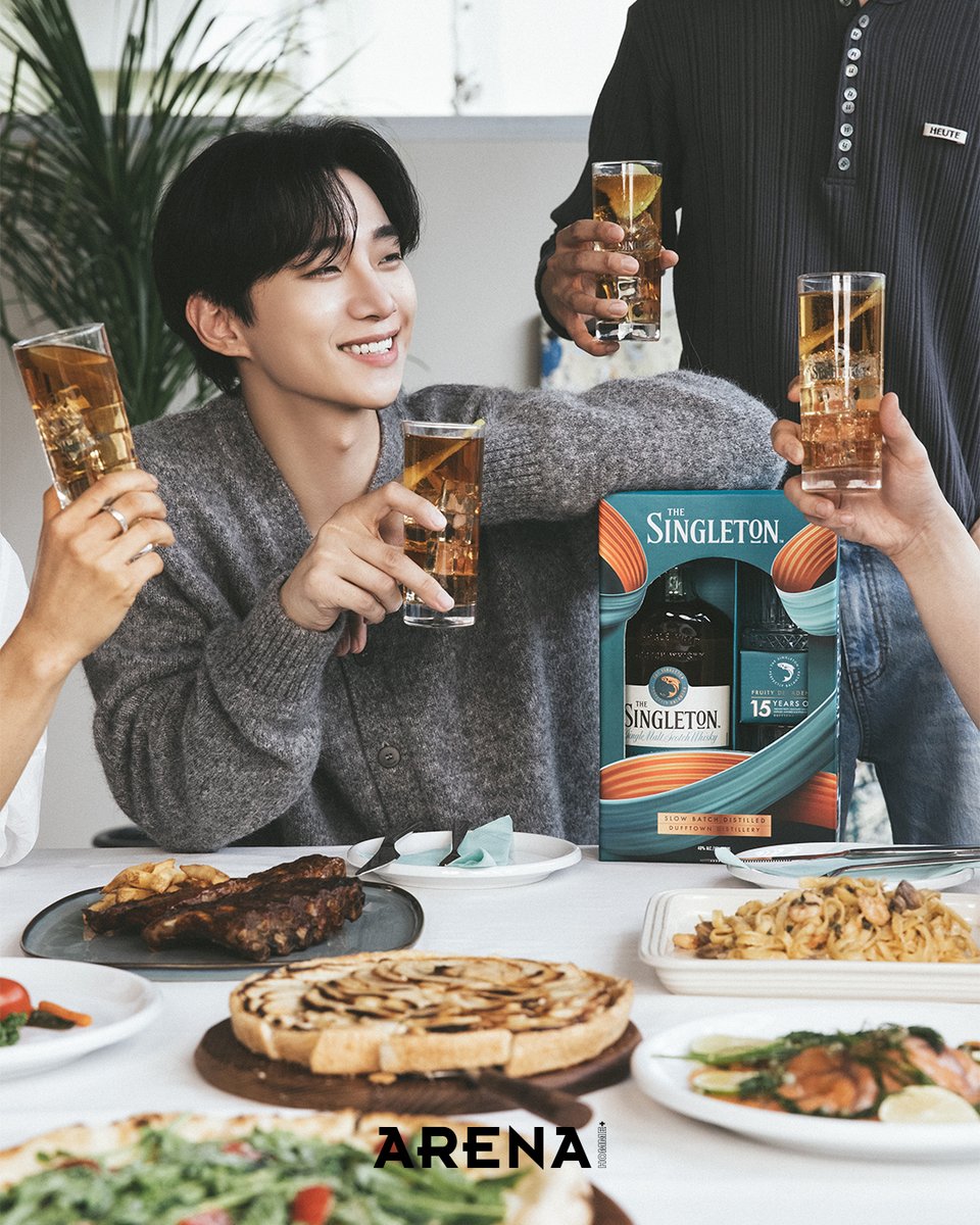 #제작지원 #ARENA_D_COVER 배우 이준호가 싱글몰트 위스키 '싱글톤'과 함께 <아레나> 디지털 커버를 장식했습니다. 브랜드 최초의 앰버서더로서 함께 나누고 즐기는 위스키 문화를 감각적으로 풀어냈죠. 두 주인공이 선보일 다양한 콘텐츠를 기대해주세요.

#SINGLETON #LEEJUNHO <a href="/follow_leejunho/">LEE JUNHO Official</a>