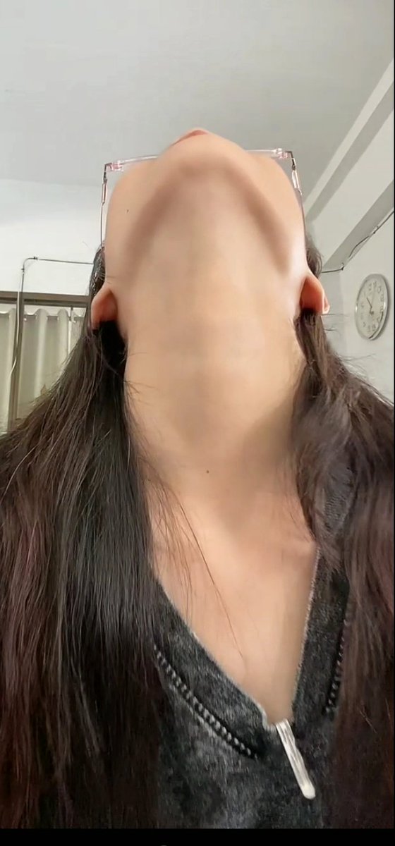 Neck321123's tweet photo. สาวแว่นอยากโดนชิม🤤🤤🤓 https://t.co/hhbfvXoNHc