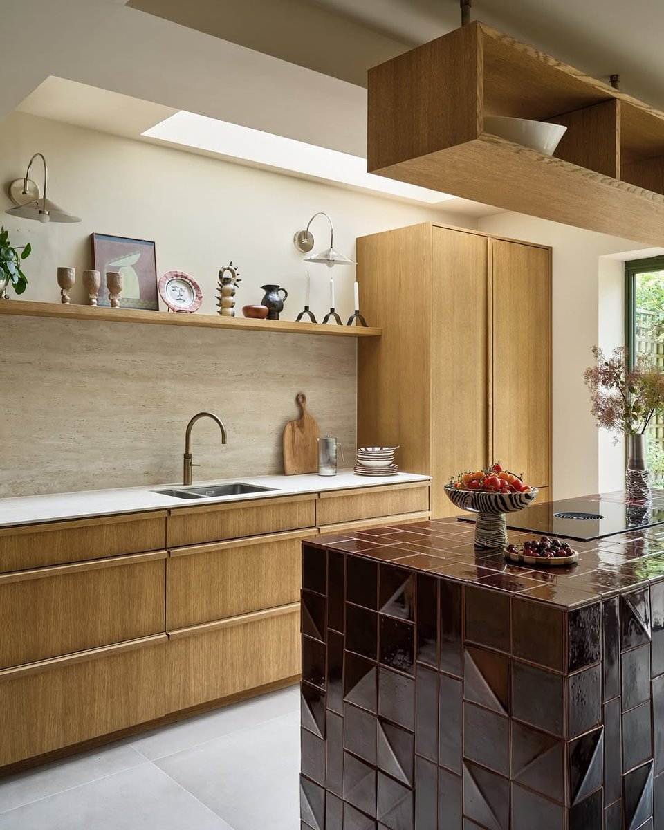 So excited to share @freeborn_carpentry and this beautiful kitchen design 🤩

Do you know what the USP of Oil Plus 2C is?