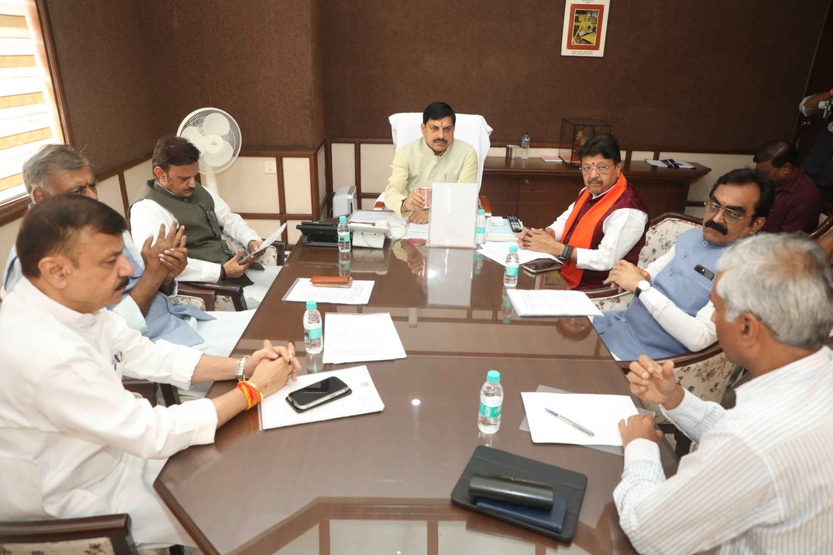 • स्वाधीनता दिवस हमारी राष्ट्रीय अस्मिता का प्रतीक-मुख्यमंत्री <a href="/DrMohanYadav51/">Dr Mohan Yadav</a> 
=
• मुख्यमंत्री का जनता के नाम संदेश का सभी जिलों में होगा लाईव प्रसारण
=
• मुख्यमंत्री डॉ. यादव ने की स्वतंत्रता दिवस समारोह की तैयारियों की समीक्षा
=
• Read More:-facebook.com/share/p/1CKmDG… 
#देवास