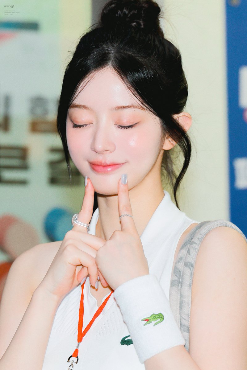 250801
🤍

#아일릿 #ILLIT
#민주 #MINJU