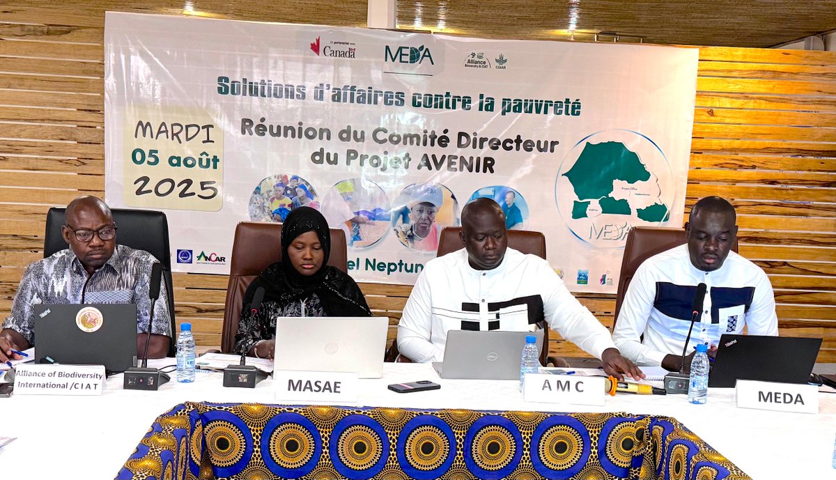 Canada au Sénégal (@ambcansenegal) on Twitter photo Le Canada et le <a href="/MASAE_sn/">Ministère de l'Agriculture et de l'Elevage - MASAE</a> se réjouissent des travaux du Comité directeur du projet #AVENIR. Ensemble 🇨🇦🇸🇳, accompagnons les femmes et les jeunes des régions de Sédhiou et Tambacounda vers la résilience et l'autonomie financière!🌾#Sénégal #Agriculture #ODD5 <a href="/medadotorg/">MEDA</a> Le Canada et le <a href="/MASAE_sn/">Ministère de l'Agriculture et de l'Elevage - MASAE</a> se réjouissent des travaux du Comité directeur du projet #AVENIR. Ensemble 🇨🇦🇸🇳, accompagnons les femmes et les jeunes des régions de Sédhiou et Tambacounda vers la résilience et l'autonomie financière!🌾#Sénégal #Agriculture #ODD5 <a href="/medadotorg/">MEDA</a>