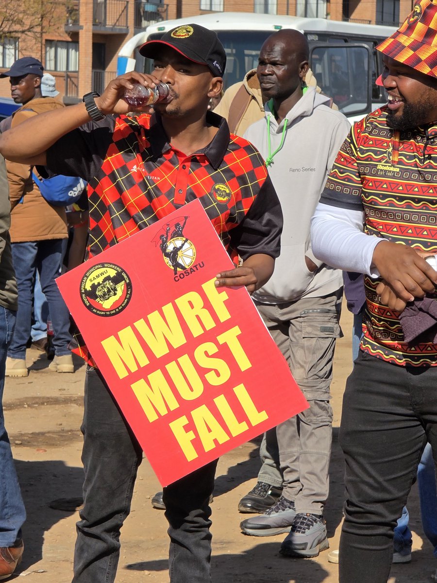SAMWUnion's tweet image. SAMWU members have gathered at the Old Putco Depot in Pretoria. They are set to march to Tshwane House this morning to demand the reinstatement of unfairly dismissed employees and payment of their 3.5% and 5.4% salary increases.