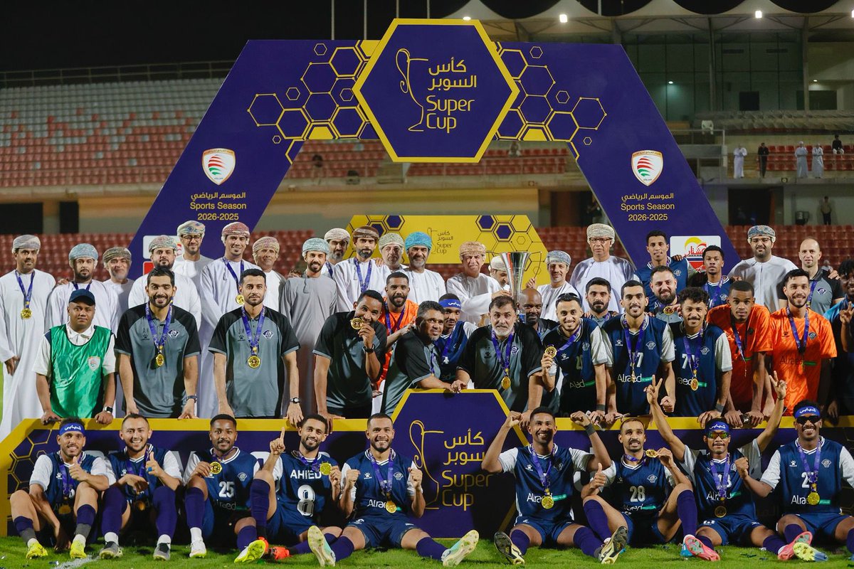 عندما أطلقت رؤية #الشباب_كيان_متجدد 
  آمن بها الكثير معي وفي طريقنا لتحقيقها تسلحنا اولاً بالإيمان بالله وحسن الظن به ثم الثقة بالنفس وبالآخرين وبالعلم والعمل معاً
أخذنا بالأسباب كأنها كل شيء ثم تركناها لرب الأسباب فقّدرها لنا ربي كيف شاء