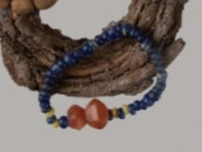 신라시대 유리구슬로 만들어본
쪽샘유적 출토 팔찌.
(비슷하게)