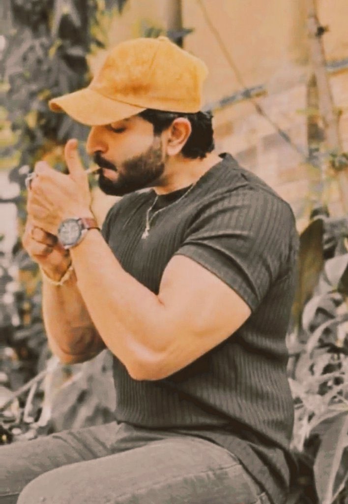 تو کس حساب میں کرنے لگا ہے ہم سے حسد
ہمارے بعد بھی تیری جگہ نہیں بنے گی