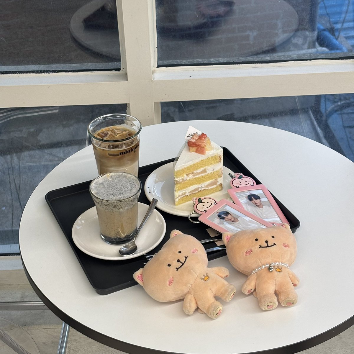 luvs2_mh's tweet image. ⠀
복숭아 케이크 🍑🧁🧡 #황민현
⠀